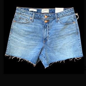 NWT Universal Thread Vintage Stretch midi short in medium wash